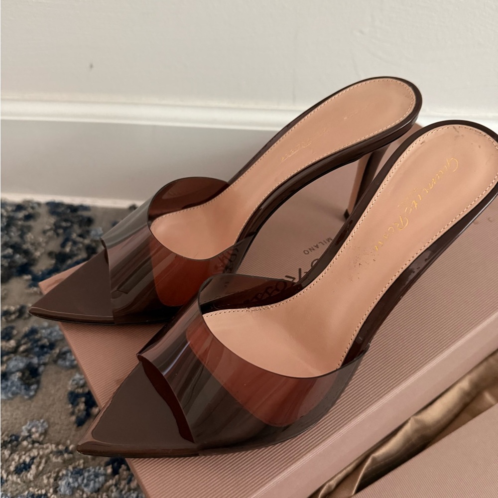Gianvito Rossi Elle 85 Plexi Brown Mules
Size 36
